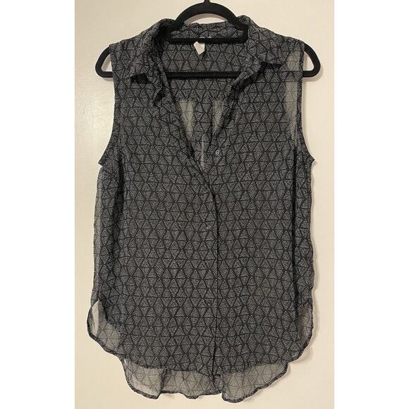 H&M Size 6 Blouse Black Sleeveless Button Sheer Chiffon Great with Leggings - Picture 1 of 7